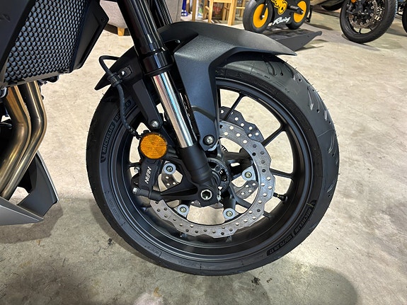 Honda CB750C Hornet E-Clutch 7 of 12