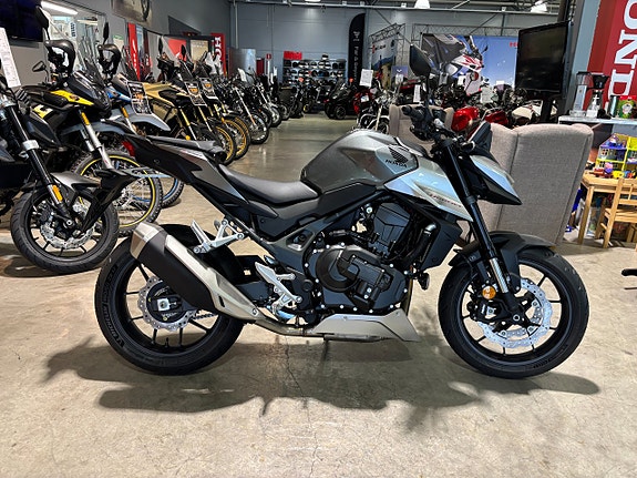 Honda CB750C Hornet E-Clutch 2 of 12