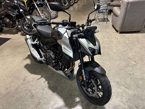 Honda CB750C Hornet E-Clutch 8 of 12