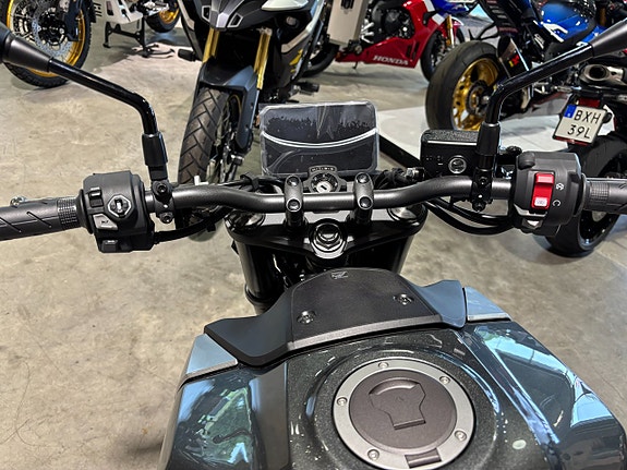 Honda CB750C Hornet E-Clutch 12 of 12