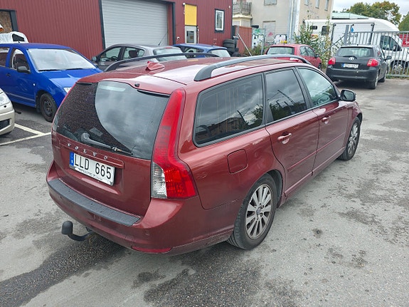 Volvo V50 8 of 16