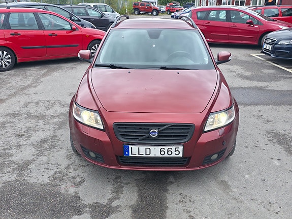 Volvo V50 3 of 16
