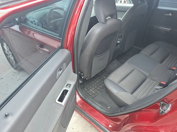 Volvo V50 10 of 16
