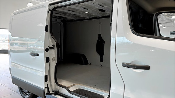 Renault Trafic 11 of 21