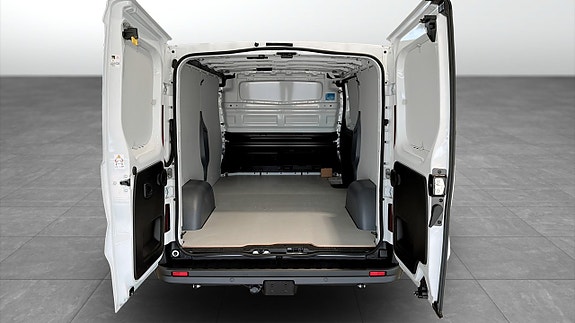 Renault Trafic 10 of 21