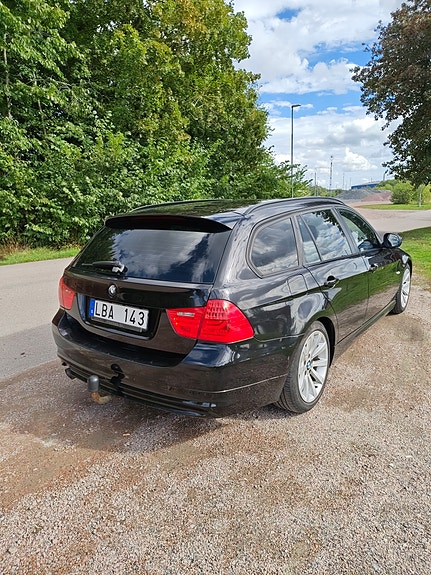 BMW 320d 4 of 7