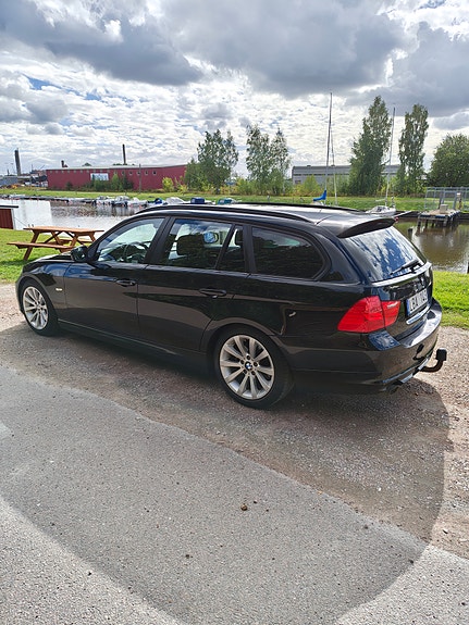 BMW 320d 3 of 7