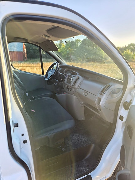 Opel Vivaro 7 of 8