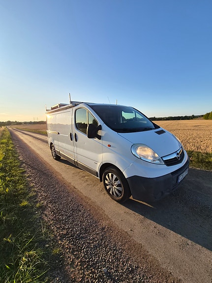 Opel Vivaro 5 of 8