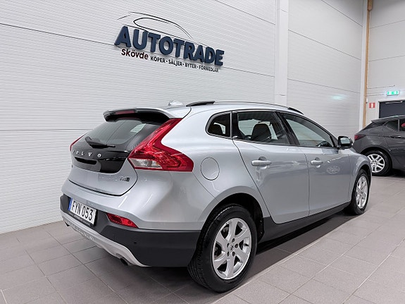 Volvo V40 Cross Country 7 of 18