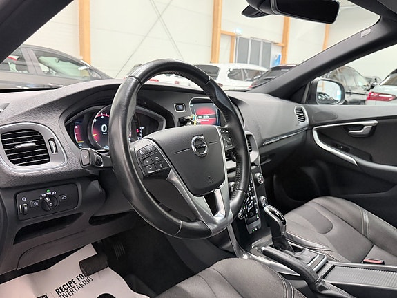 Volvo V40 Cross Country 11 of 18