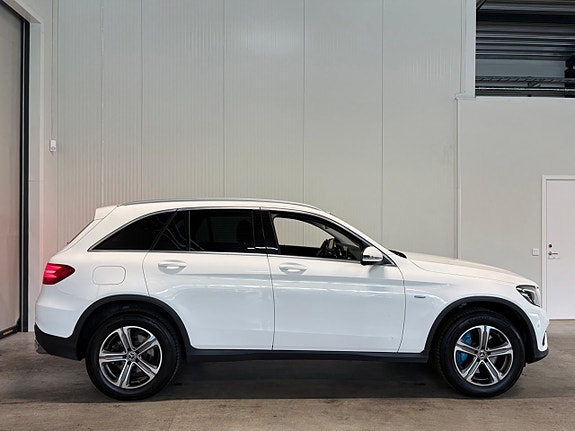 Mercedes-Benz GLC350 e 2 of 20