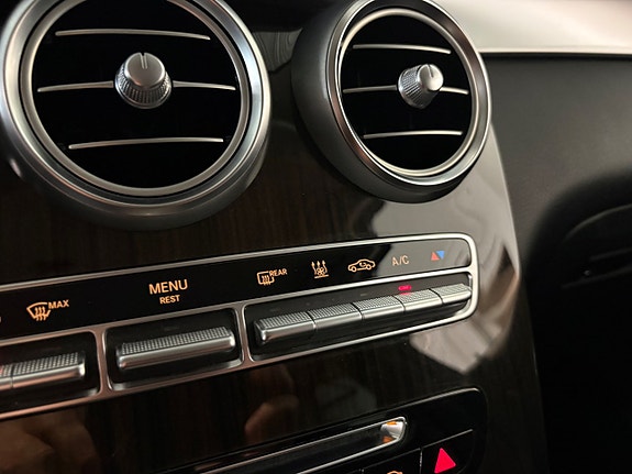 Mercedes-Benz GLC350 e 16 of 20