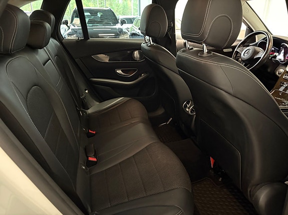 Mercedes-Benz GLC350 e 18 of 20