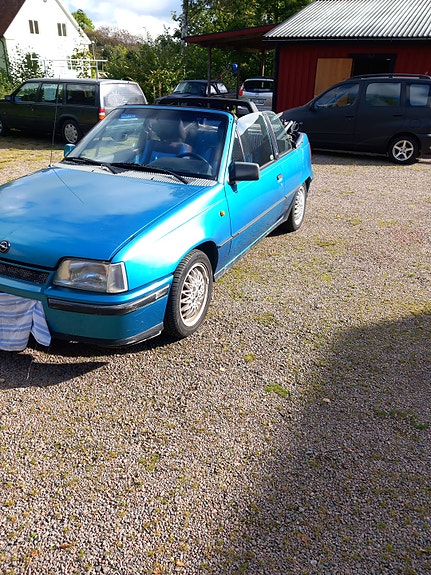 Opel Kadett 2 of 5