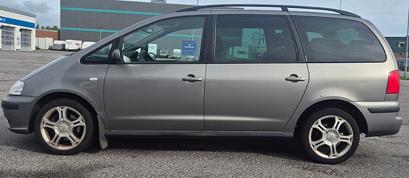 Seat Alhambra 2 of 11