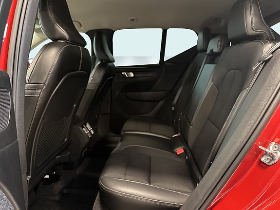 Volvo XC40 9 of 17