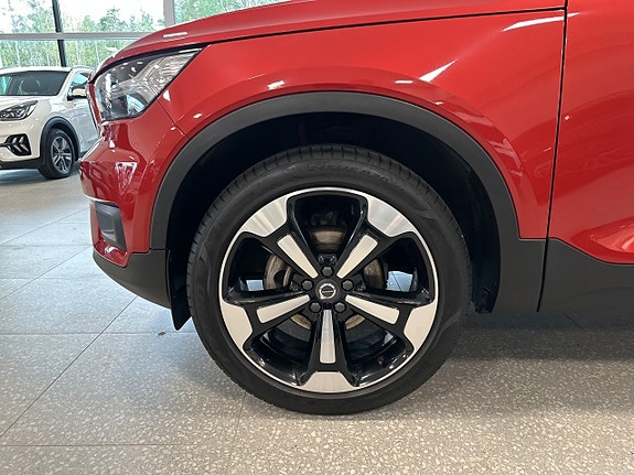 Volvo XC40 17 of 17