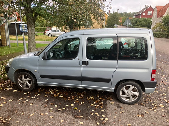 Peugeot Partner 2 of 4