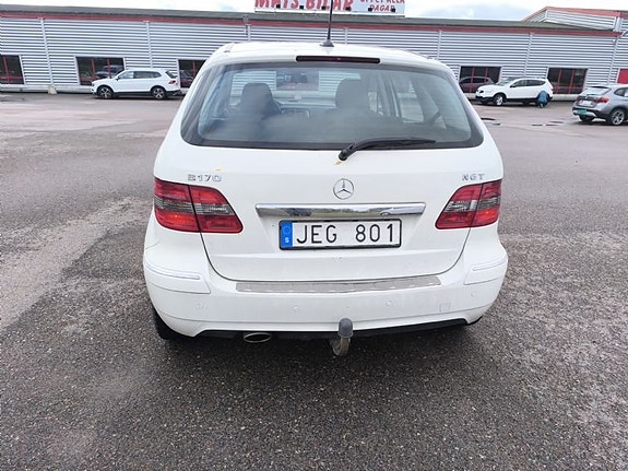 Mercedes-Benz B170 5 of 10