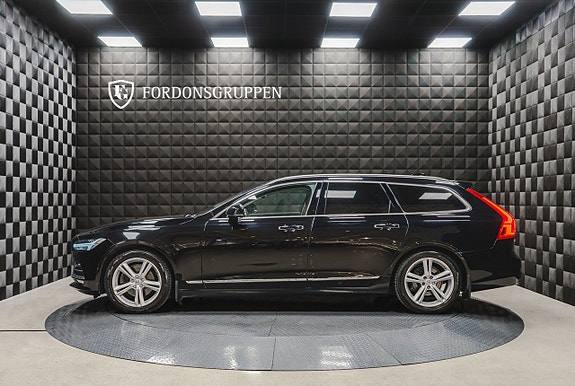 Volvo V90 2 of 28