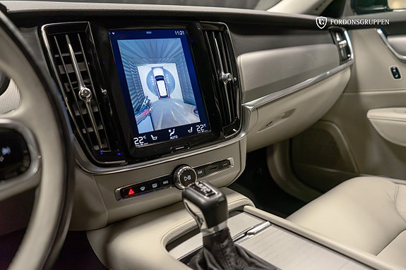 Volvo V90 22 of 28