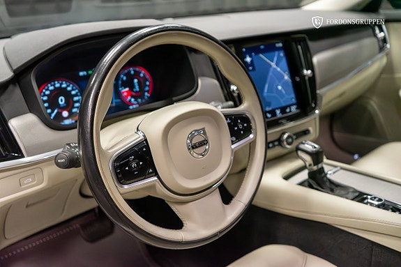Volvo V90 18 of 28