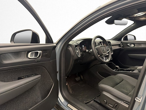 Volvo C40 12 of 30