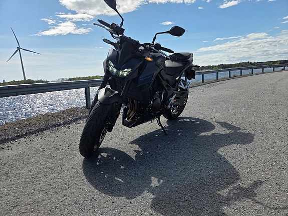 Honda CB750 Hornet  E-Clutch