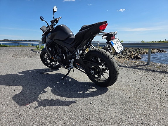 Honda CB750 Hornet  E-Clutch 3 of 5