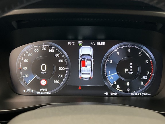 Volvo XC40 16 of 30