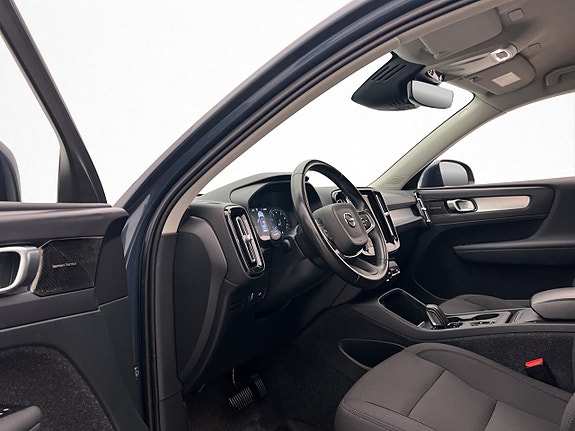 Volvo XC40 11 of 30