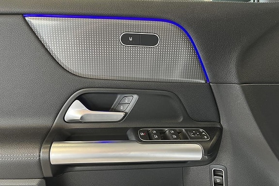 Mercedes-Benz EQA300 15 of 19