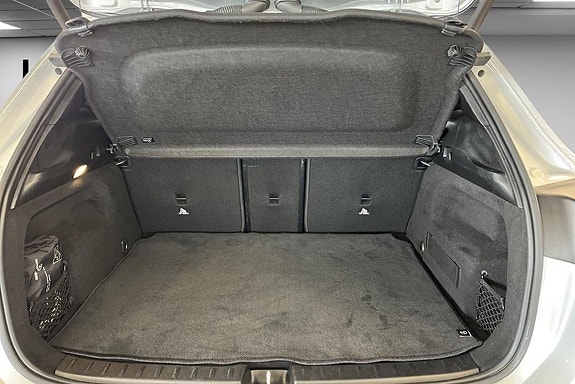 Mercedes-Benz EQA300 14 of 19