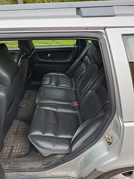 Volvo XC70 3 of 6