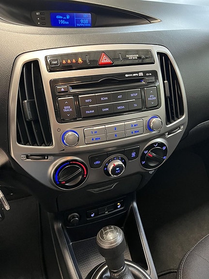 Hyundai i20 7 of 8