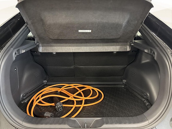 Toyota C-HR 12 of 24