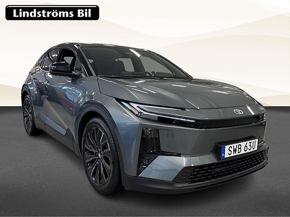 Toyota C-HR 3 of 24