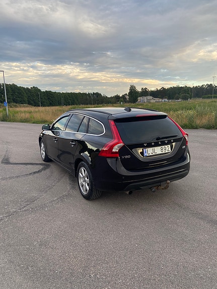 Volvo V60 5 of 9