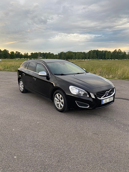 Volvo V60 3 of 9
