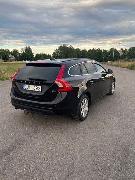 Volvo V60 4 of 9
