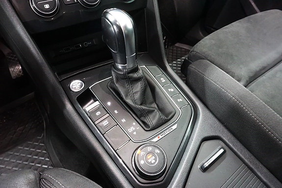 Volkswagen Tiguan 17 of 27