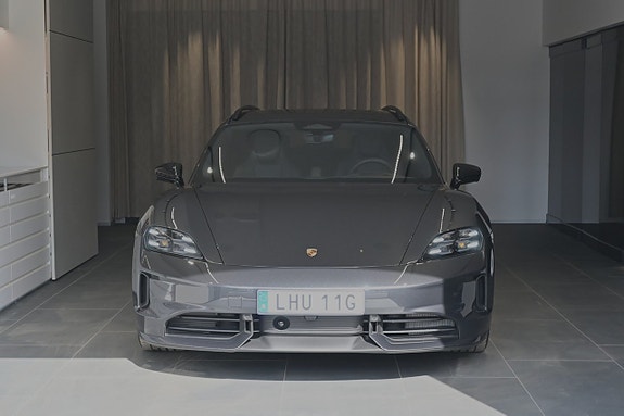 Porsche Taycan 4S 2 of 27