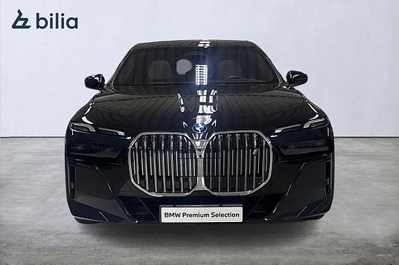 BMW i7 5 of 24