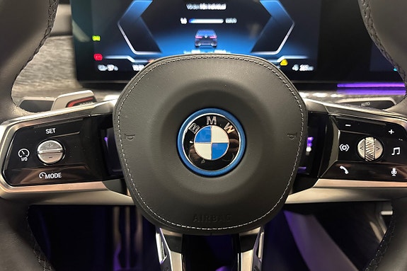 BMW i7 10 of 24