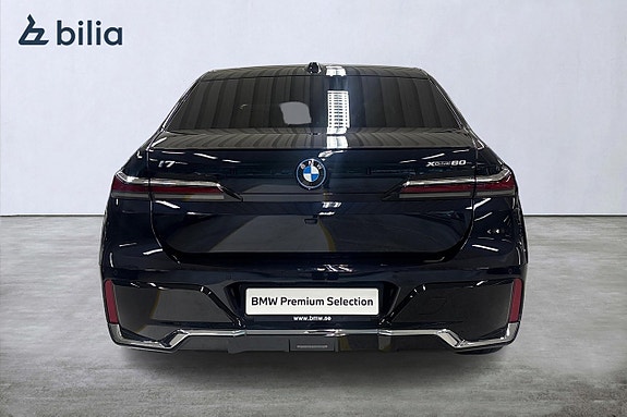 BMW i7 4 of 24