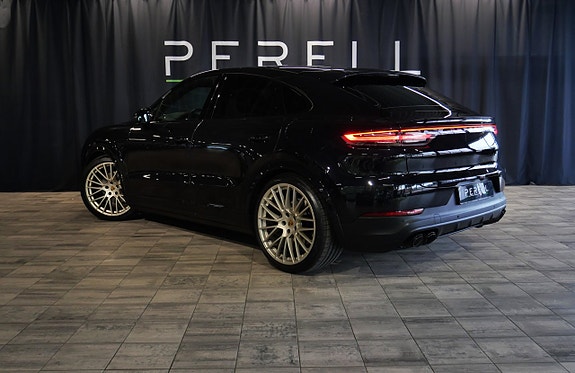 Porsche Cayenne 3 of 25
