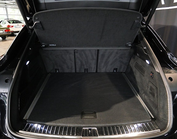 Porsche Cayenne 23 of 25