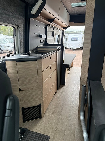Hobby MAXIA VAN 680 DT 9 of 20
