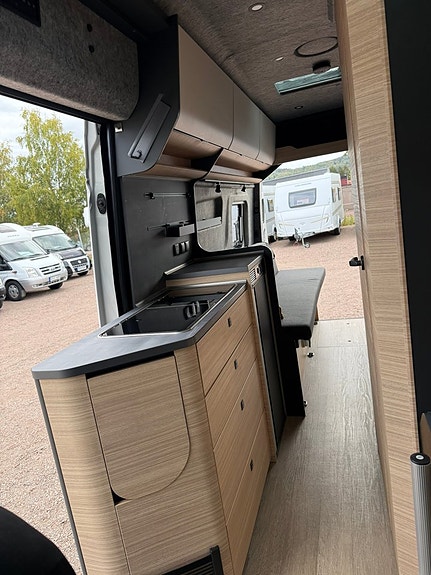 Hobby MAXIA VAN 680 DT 14 of 20